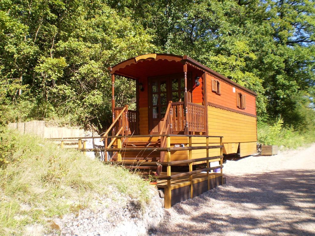 Bed and Breakfast Les Roziers - Roulotte Bagnac Экстерьер фото
